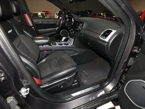 Used 2019 Jeep Grand Cherokee SRT AWD/4WD image 38