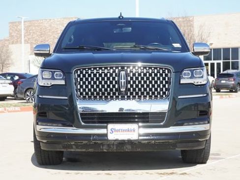 Used 2023 Lincoln Navigator L Black Label image 2