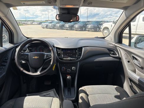 Used 2020 Chevrolet Trax LS w/ Tint and Cruise Package FWD image 16