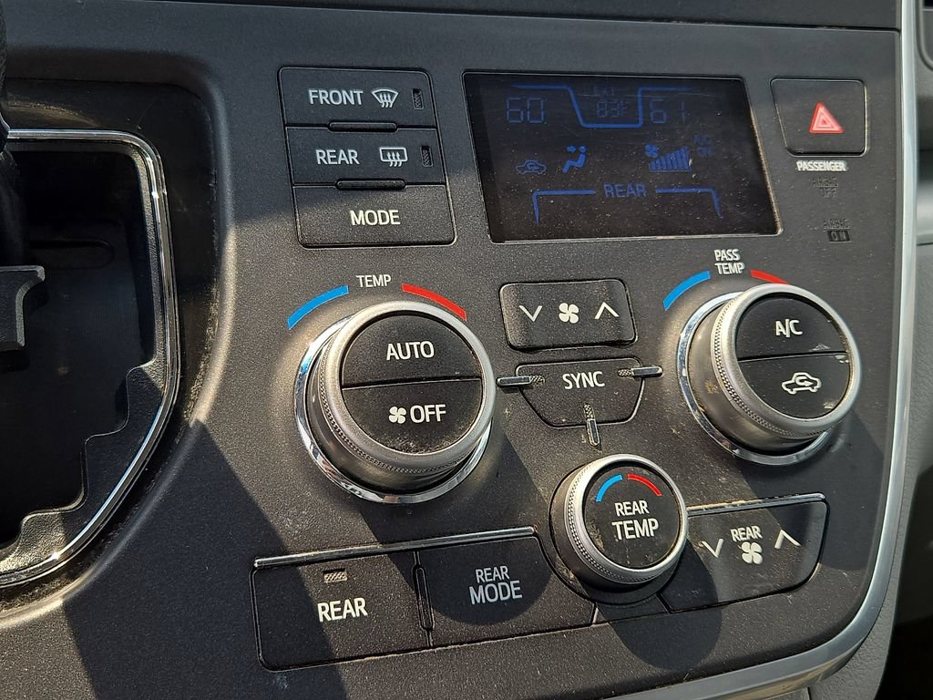 Used 2017 Toyota Sienna LE FWD image 20