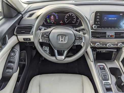 Used 2019 Honda Accord Hybrid image 12