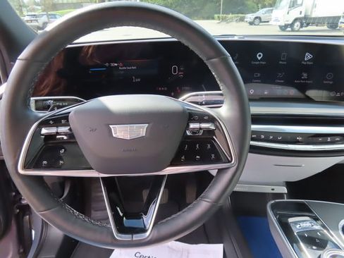 Used 2024 Cadillac Lyriq Sport RWD image 17