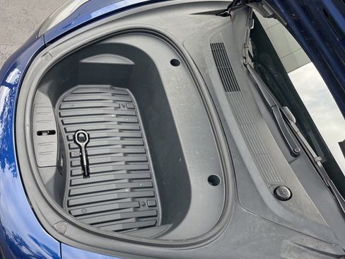 Used 2022 Tesla Model 3 Standard Range image 11