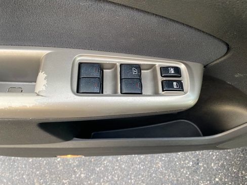 Used 2010 Subaru Forester 2.5X Limited image 12