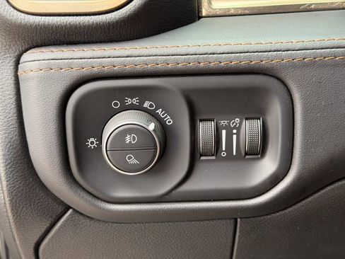 Used 2022 RAM 3500 Limited AWD/4WD image 10