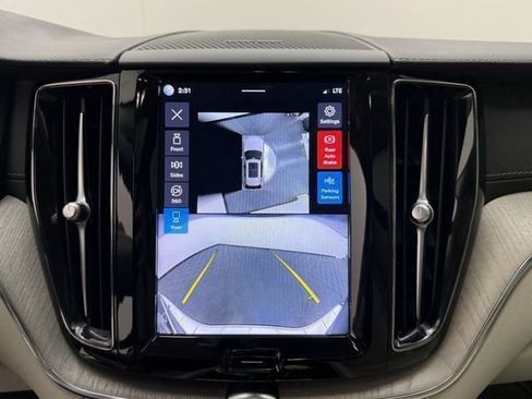 Certified 2024 Volvo XC60 B5 Ultimate w/ Protection Package Premier image 4
