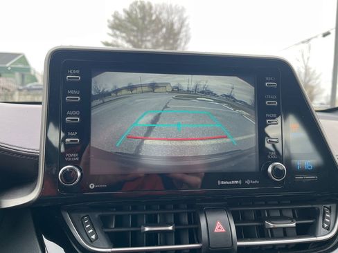 Used 2019 Toyota C-HR Limited image 18