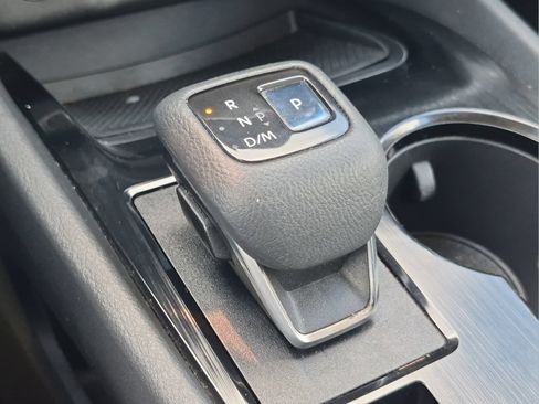 Used 2021 Nissan Rogue SV w/ Premium Package AWD/4WD image 14