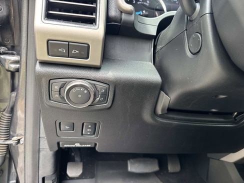 Used 2019 Ford F350 Lariat w/ Lariat Ultimate Package AWD/4WD image 31