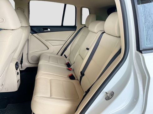 Used 2016 Volkswagen Tiguan S FWD image 23