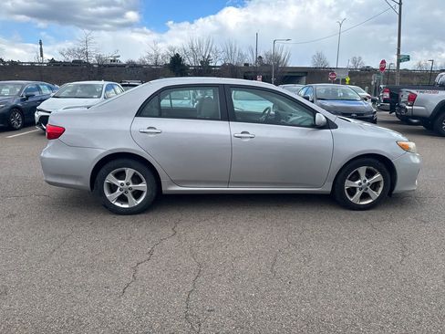 Used 2012 Toyota Corolla LE w/ Premium Pkg image 8