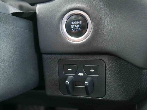 Used 2024 Toyota Tundra Platinum AWD/4WD image 34