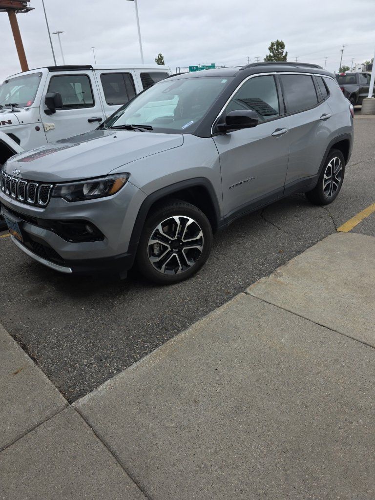 Certified 2024 Jeep Compass Limited AWD/4WD image 3