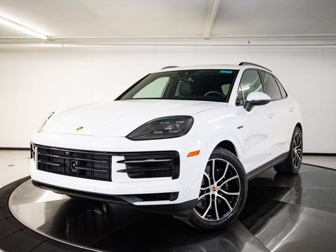 Used 2026 Porsche Cayenne E-Hybrid AWD/4WD image 1