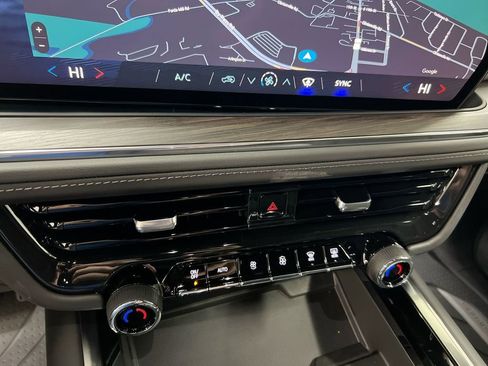 New 2026 Chevrolet Suburban LS AWD/4WD image 17
