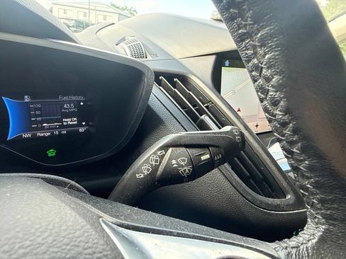 Used 2017 Ford C-MAX Energi Titanium w/ Equipment Group 501A FWD image 17
