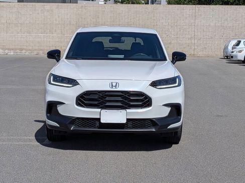 Used 2024 Honda HR-V Sport image 2