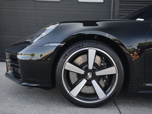 Certified 2025 Porsche 911 Carrera S RWD image 33