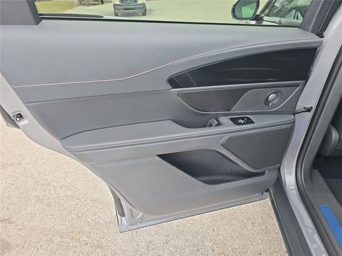 New 2025 Lincoln Nautilus Reserve w/ Jet Appearance Package image 9