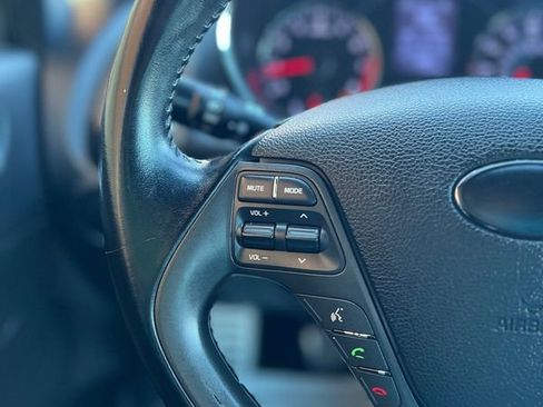 Used 2015 Kia Forte SX image 11