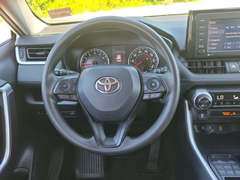 Used 2020 Toyota RAV4 XLE w/ Convenience Package AWD/4WD image 21