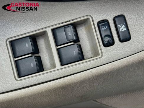 Used 2010 Toyota Camry LE FWD image 22