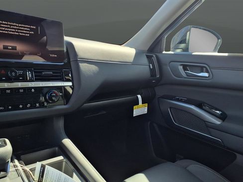 New 2026 Nissan Pathfinder SL AWD/4WD image 8