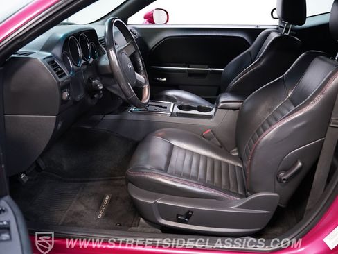 Used 2010 Dodge Challenger R/T RWD image 29
