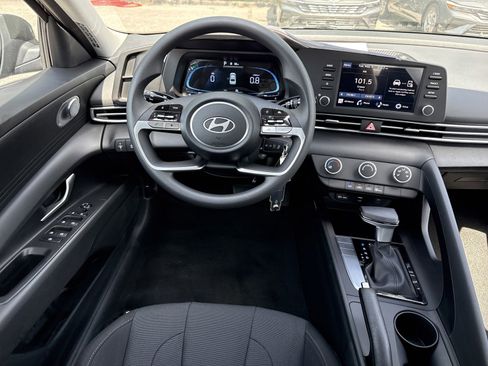 New 2026 Hyundai Elantra SE FWD image 14