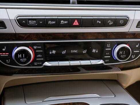 Used 2018 Audi Q7 2.0T Premium Plus image 11