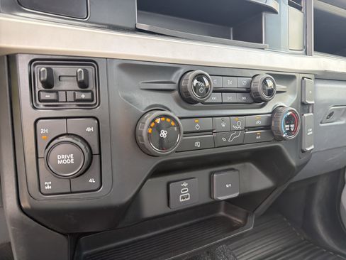 Used 2023 Ford F250 XL w/ XL Chrome Package AWD/4WD image 19