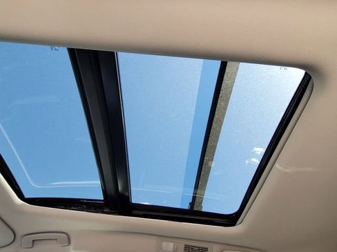 New 2026 Nissan Pathfinder SV image 9