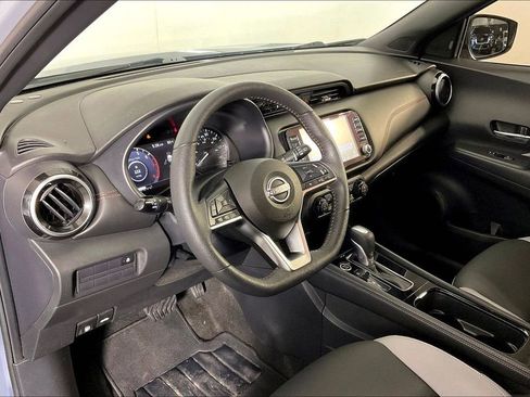 Used 2023 Nissan Kicks SR w/ SR Premium Package image 18
