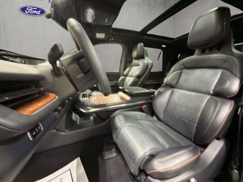 Used 2025 Lincoln Navigator Black Label AWD/4WD image 12
