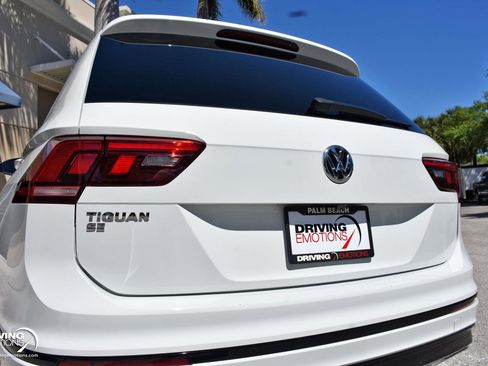 Used 2021 Volkswagen Tiguan SE R-Line image 17
