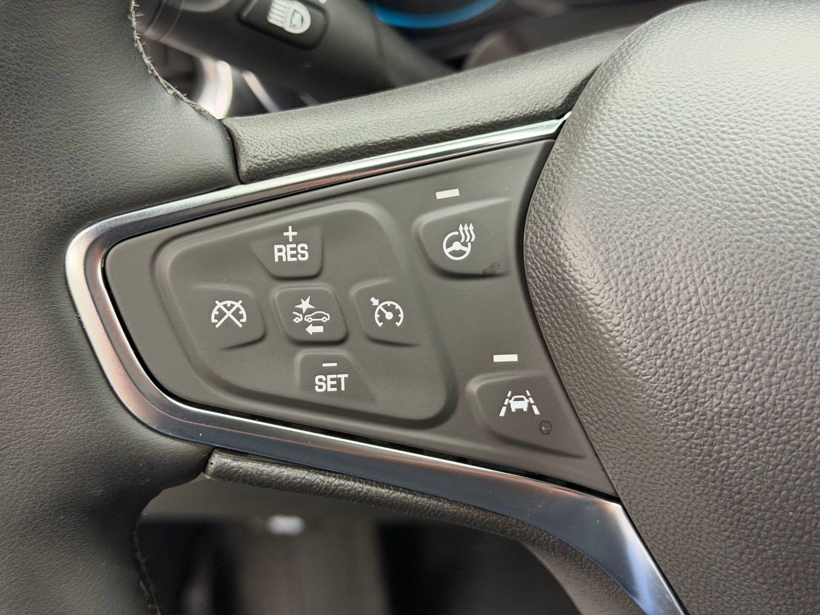 Used 2024 Chevrolet Equinox Premier AWD/4WD image 14
