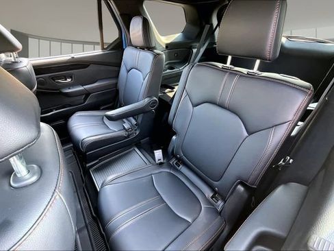 Used 2025 Honda Pilot TrailSport image 21