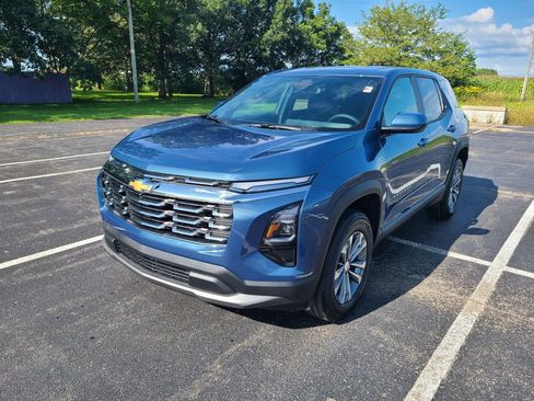 New 2027 Chevrolet Equinox LT FWD image 3
