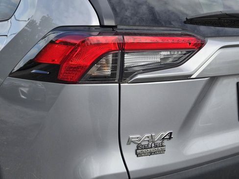 Used 2024 Toyota RAV4 XLE FWD image 9