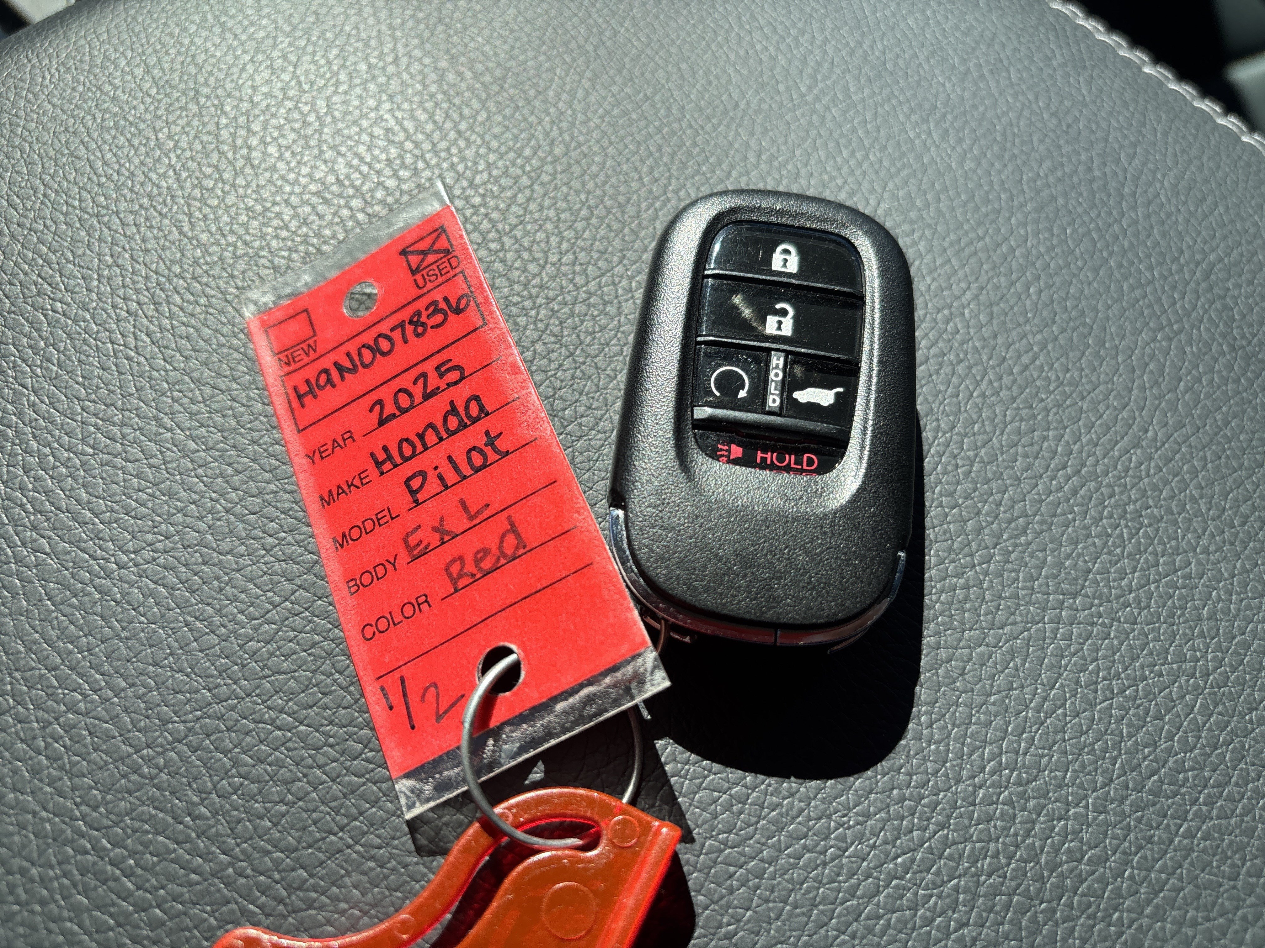 Used 2025 Honda Pilot EX-L image 33