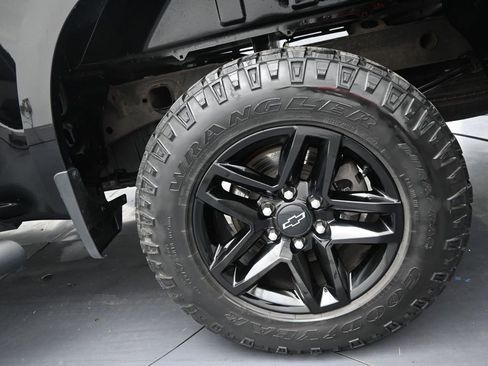 Used 2022 Chevrolet Silverado 1500 Custom Trail Boss w/ Safety Confidence Package AWD/4WD image 44
