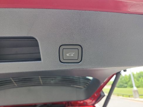 New 2025 GMC Acadia Elevation image 8