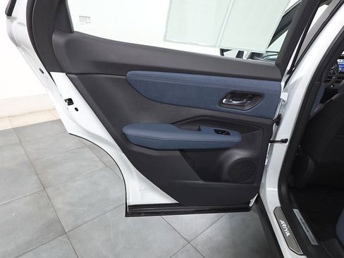 Used 2024 Nissan Ariya AWD image 23