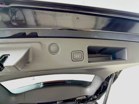 Used 2024 Chevrolet Equinox LT AWD/4WD image 29
