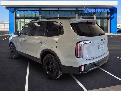 Used 2025 Kia Telluride AWD image 3