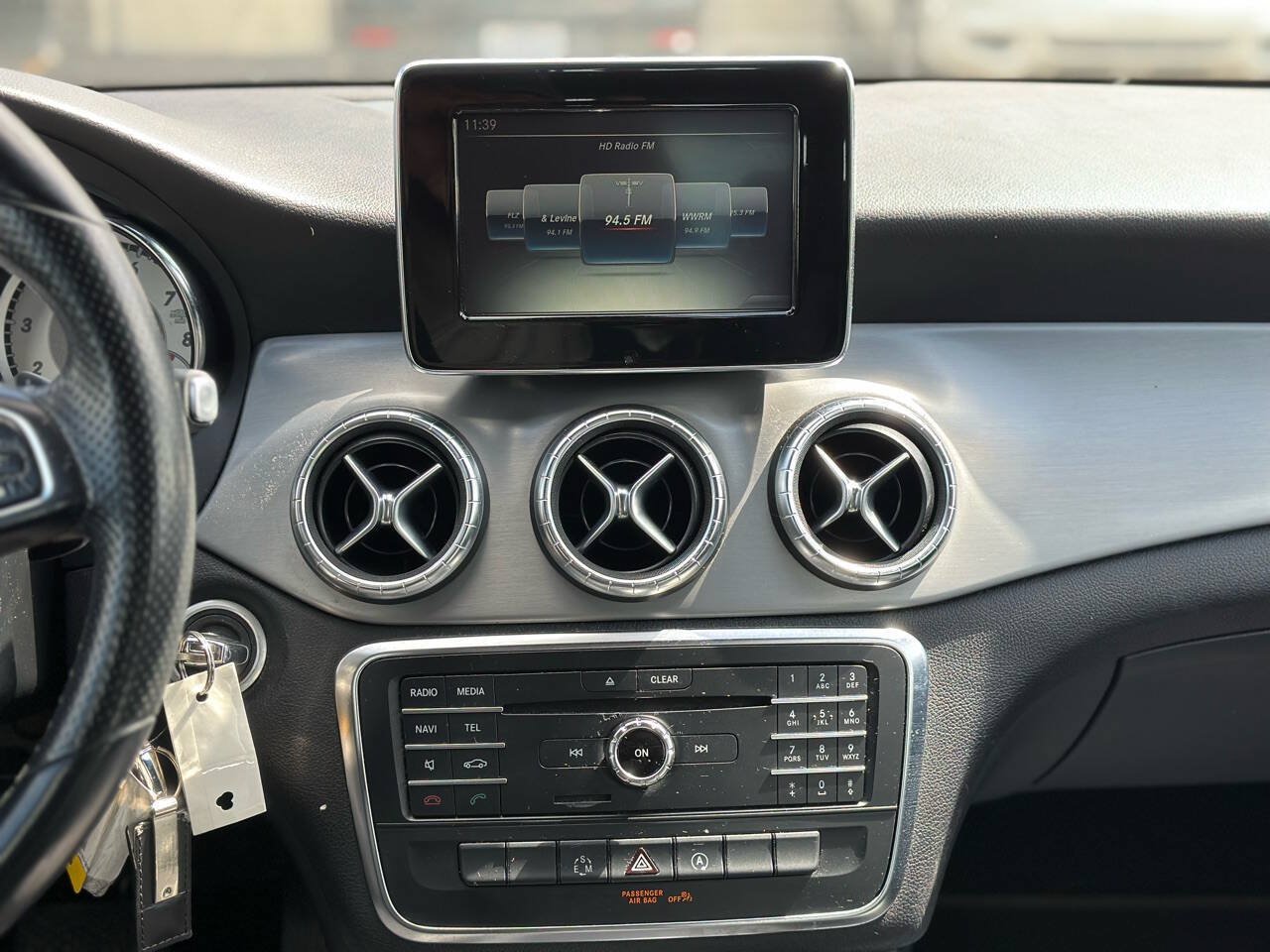 Used 2015 Mercedes-Benz CLA 250 image 16