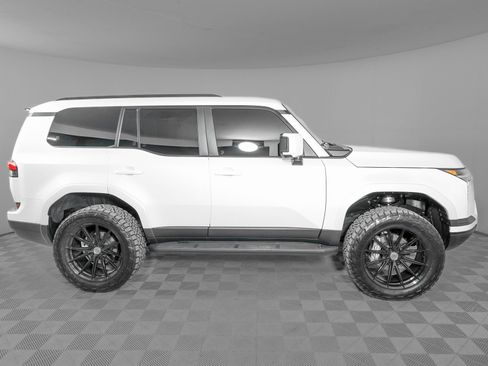 Used 2024 Lexus GX 550 w/ Cold Area Package image 4