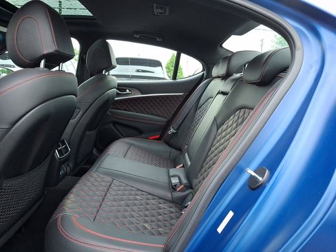 Used 2025 Genesis G70 3.3T Advanced image 10
