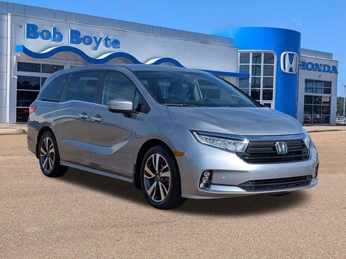 Used 2024 Honda Odyssey Touring image 4