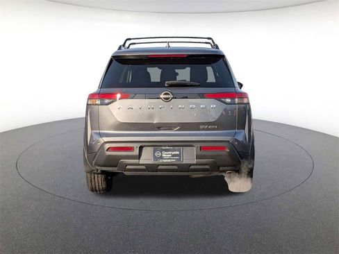 Used 2022 Nissan Pathfinder SV image 6